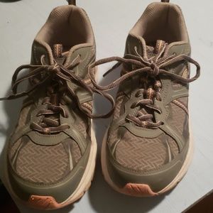 Dr.Scholls sneakers size 9m